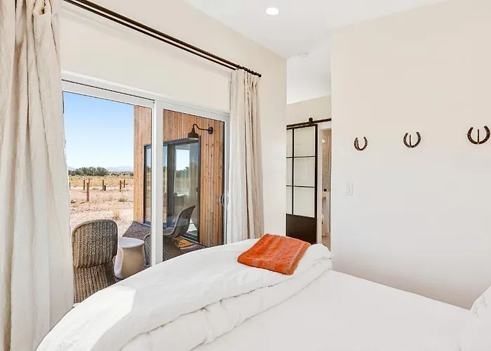 Modern Desert Casita With Stargazing & Red Butte Views Near Grand Canyon, Arizona Holiday home *