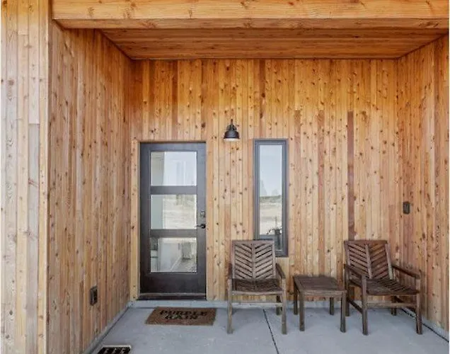 Modern Desert Casita With Stargazing & Red Butte Views Near Grand Canyon, Arizona Holiday home Williams