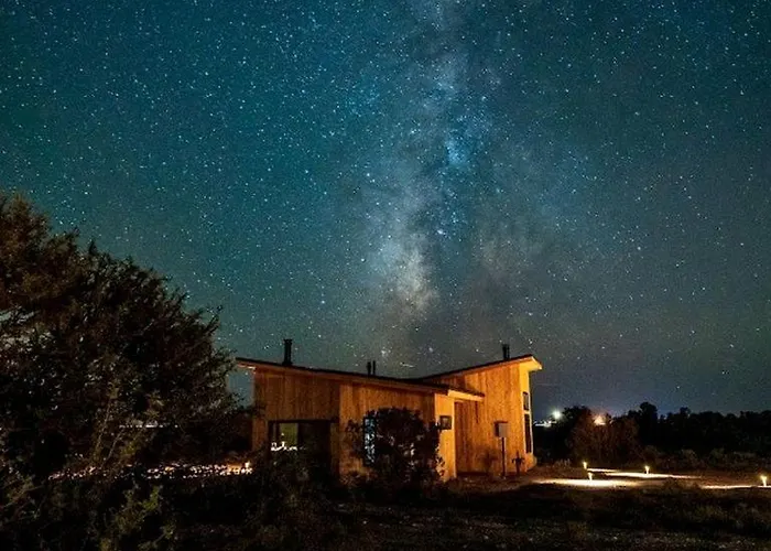 Modern Desert Casita With Stargazing & Red Butte Views Near Grand Canyon, Arizona Holiday home Williams